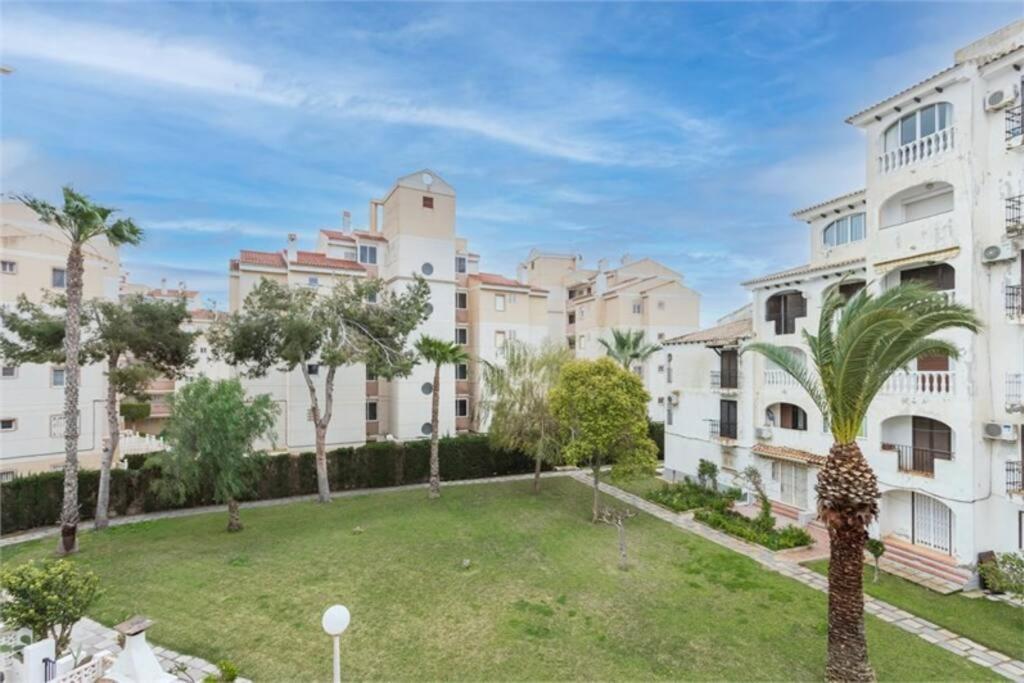 Beautiful Apartment With 2 Bedrooms Close To Beach トレビエハ エクステリア 写真